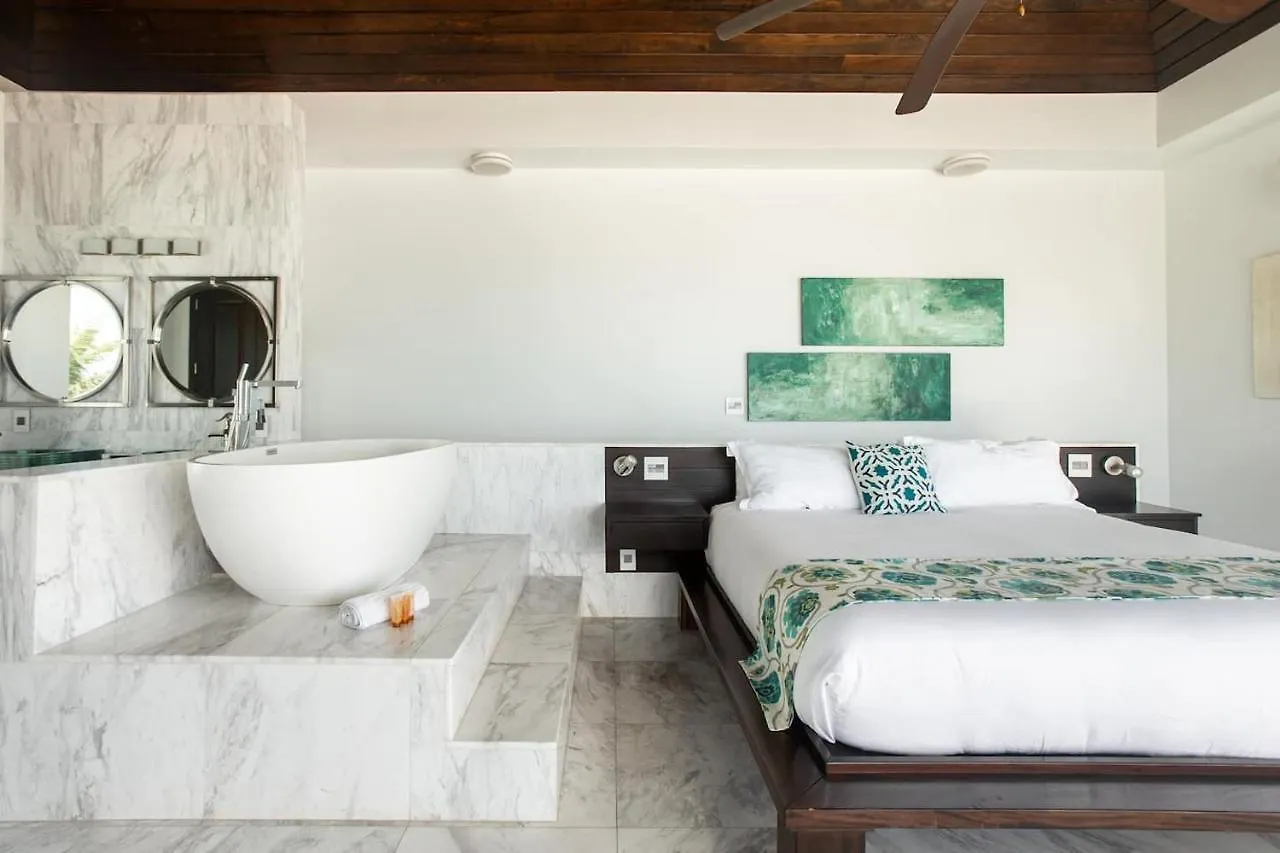 SulMare at Sapodilla Bay Luxury villas Taylor Bay Beach Isole Turks  e Caicos
